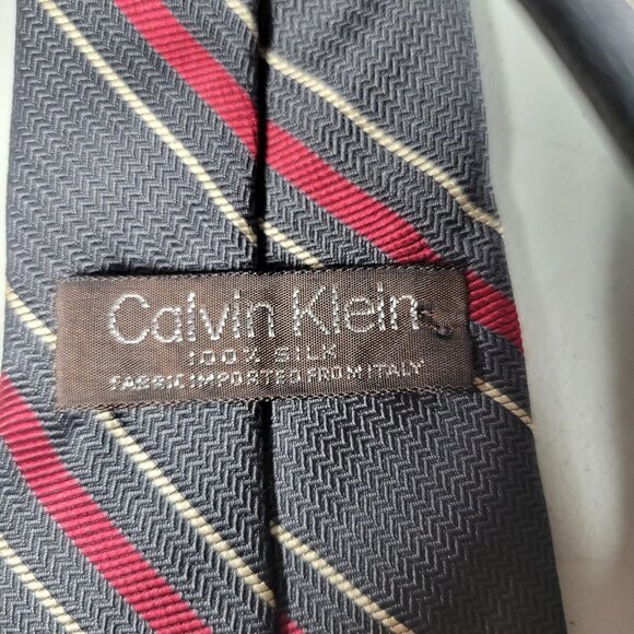 Calvin Klein Silk Tie Blue Red Gold Striped Mens Necktie 56 x 3.25 With Tie Hook - Picture 2 of 5
